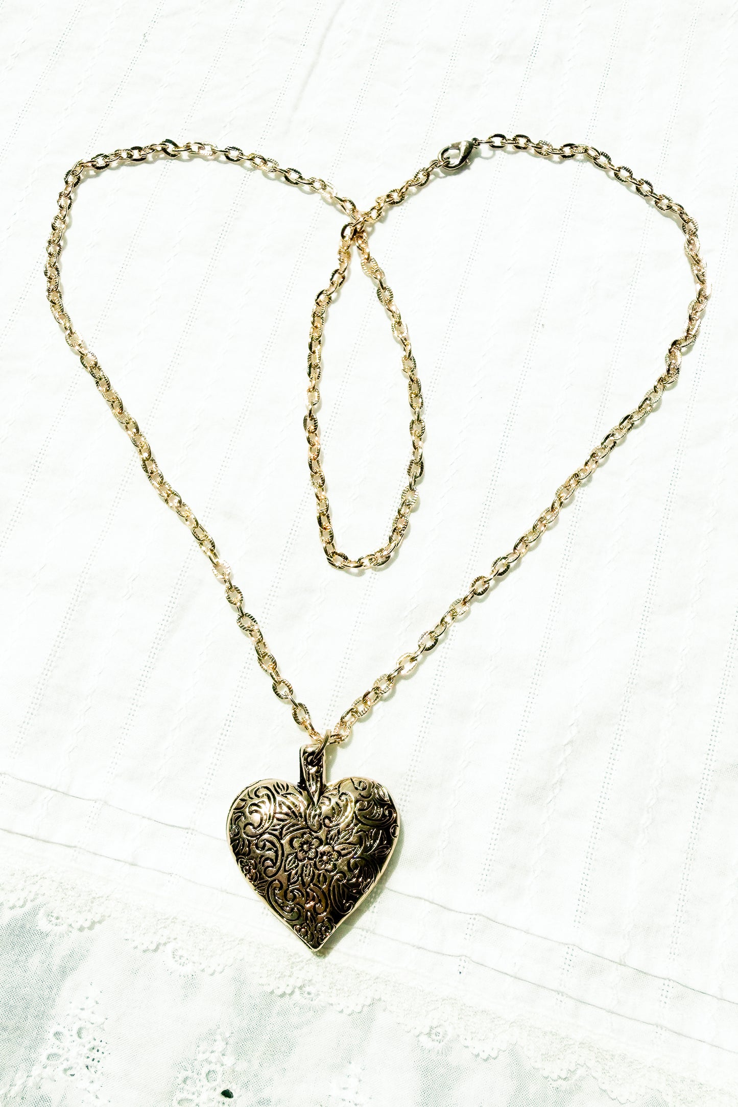 Ornate Heart Pendant Necklace