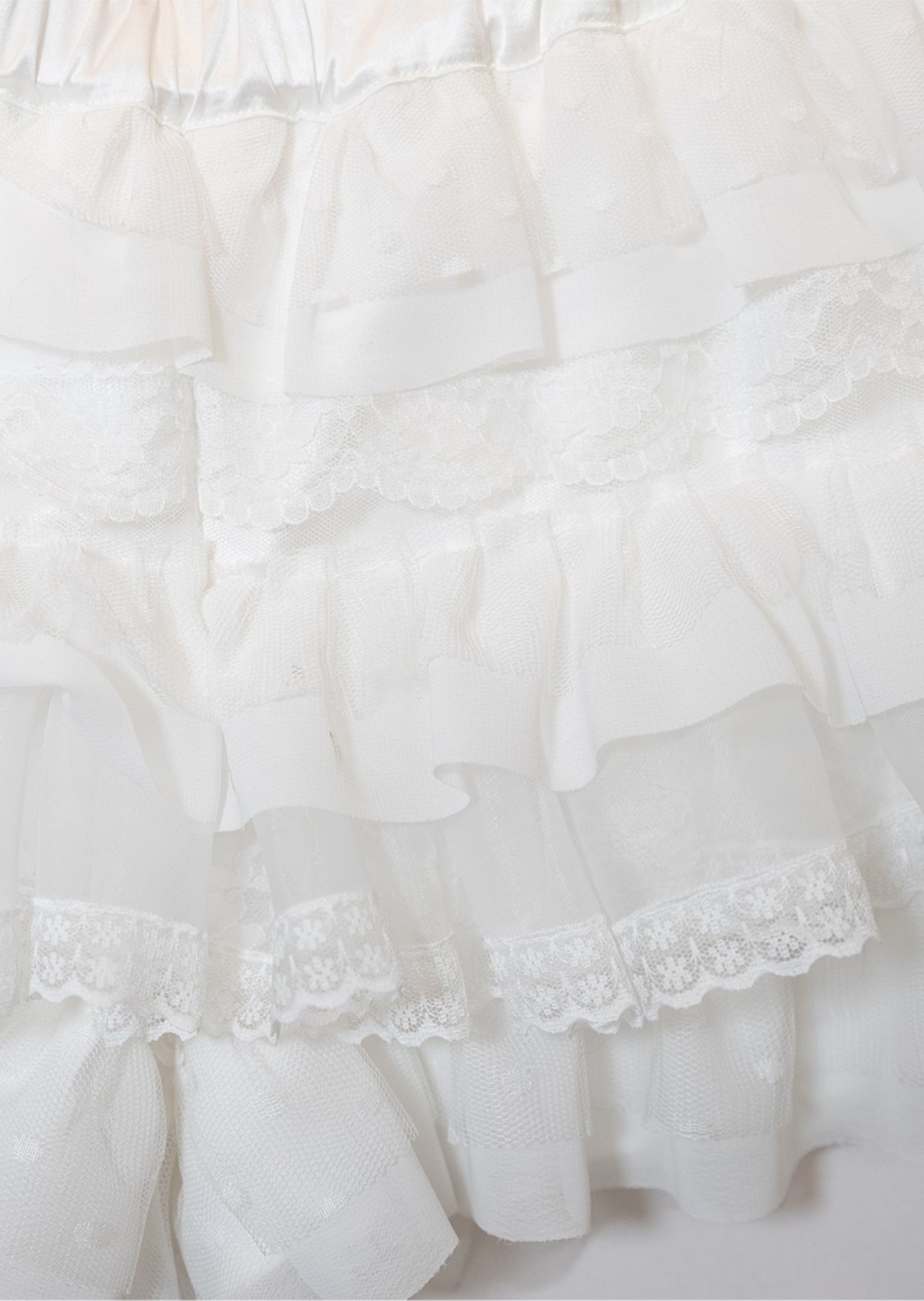 LACE LAYERED SHORTS_WHITE
