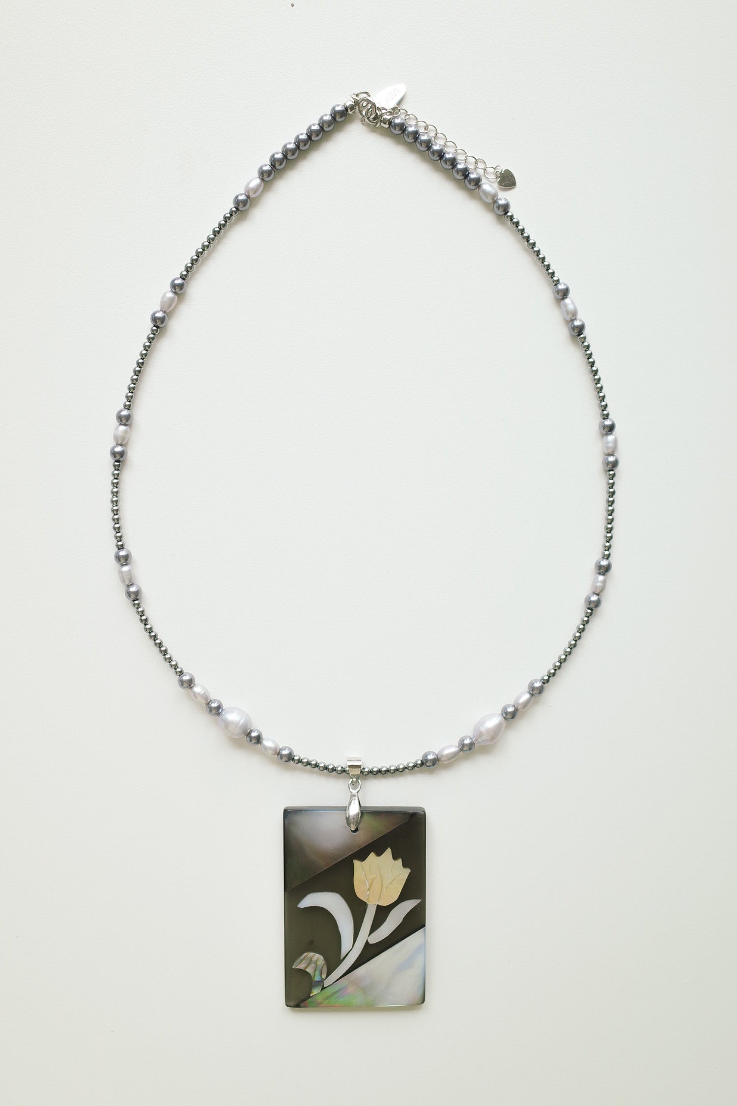 Flower jagae & pearl necklace