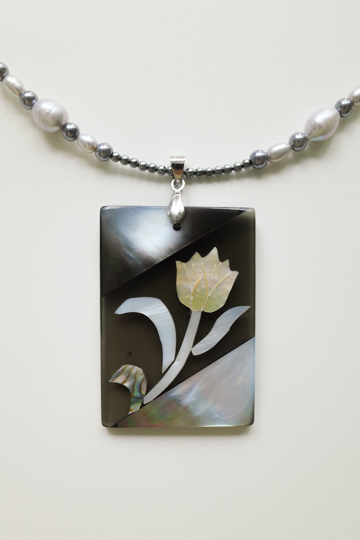 Flower jagae & pearl necklace