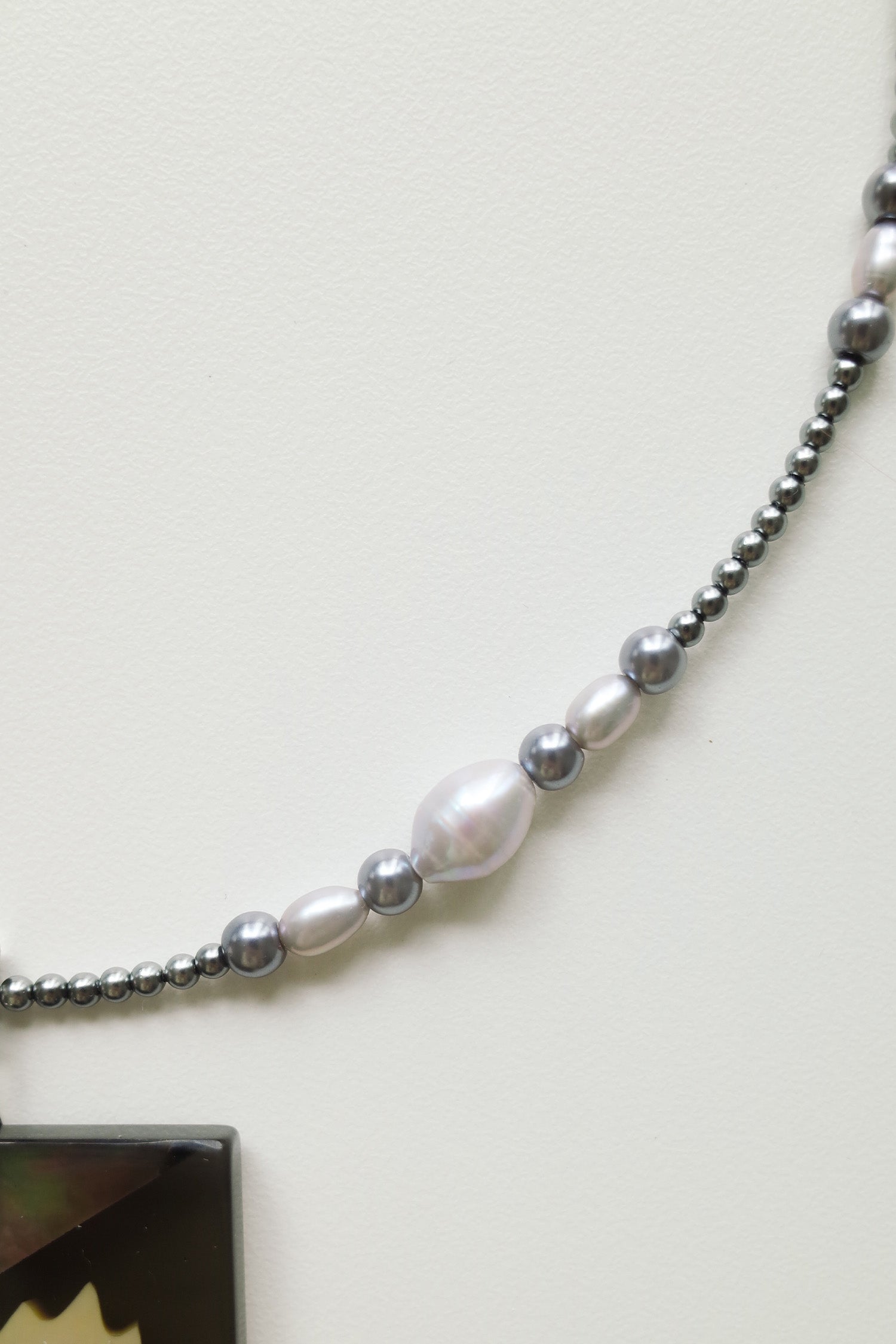 Flower jagae & pearl necklace