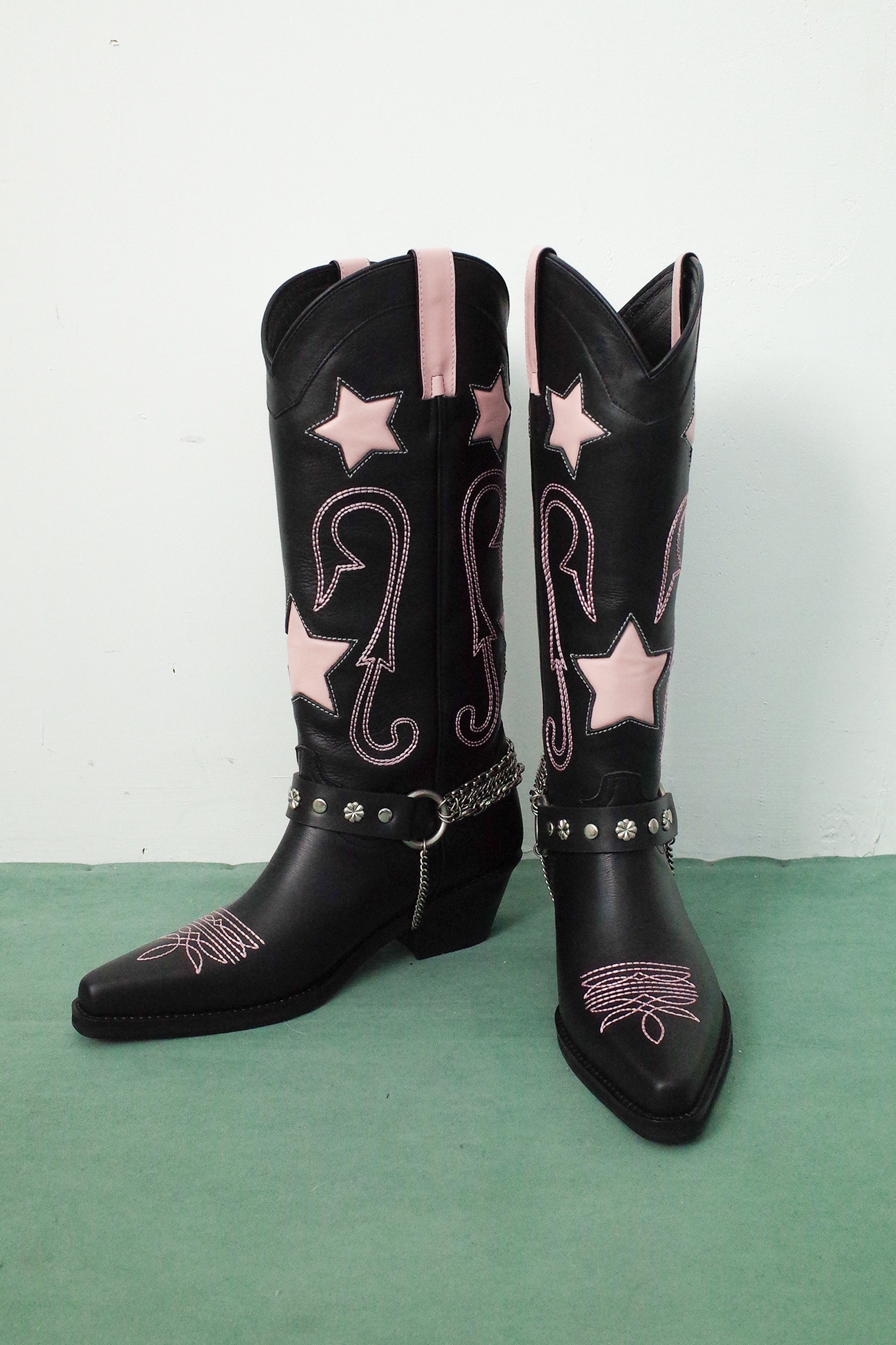 Star western boots black