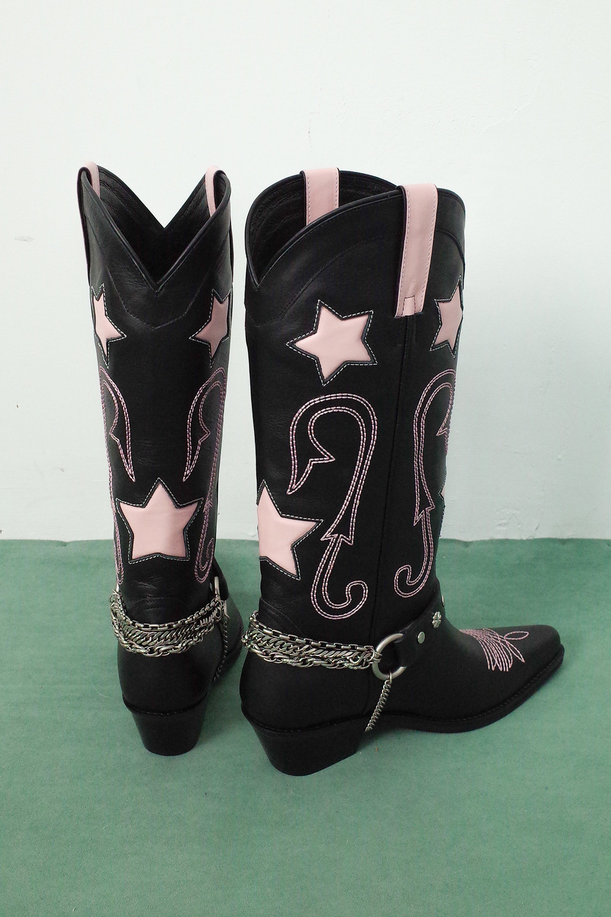 Star western boots black