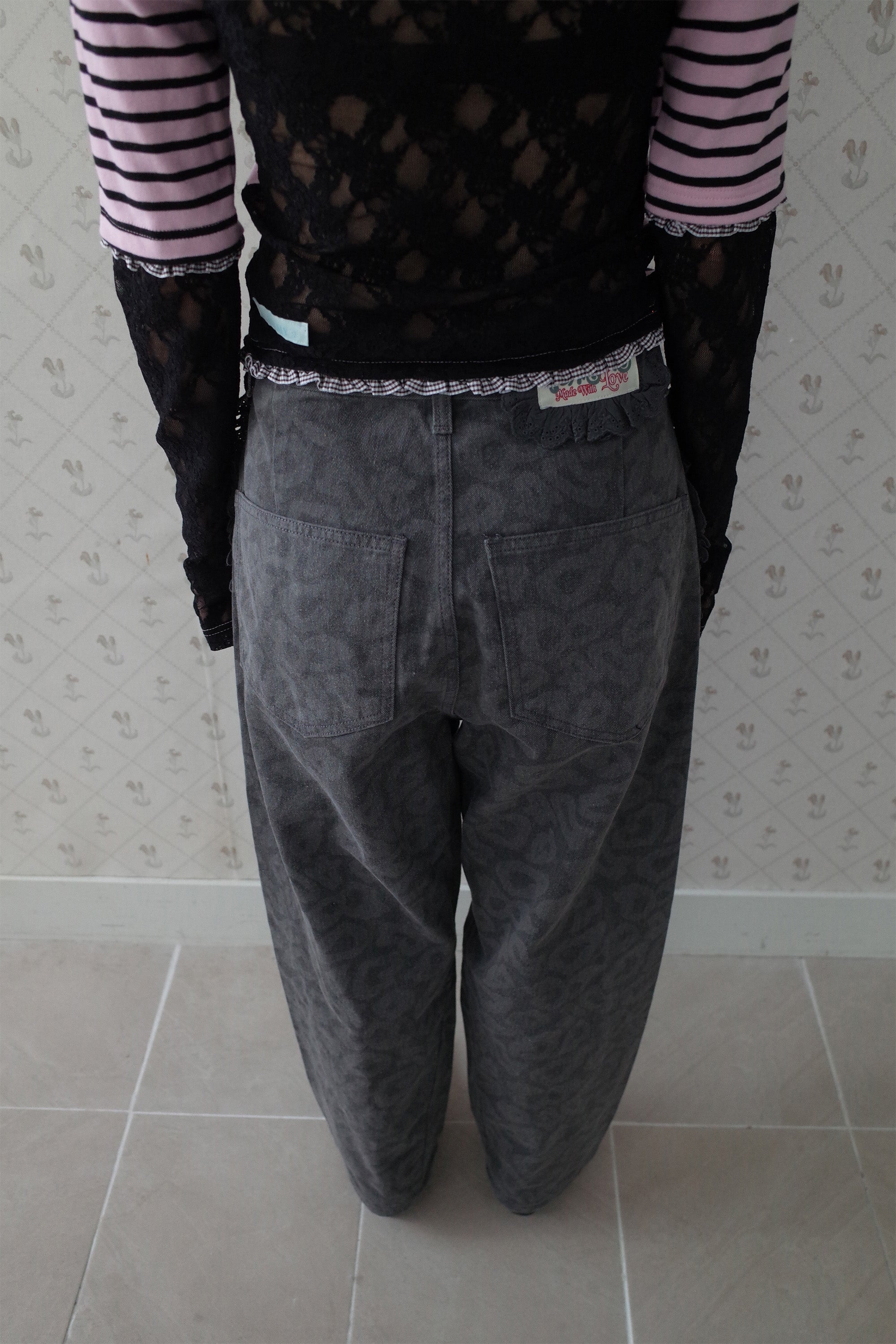 So many buttons leopard pants charcoal