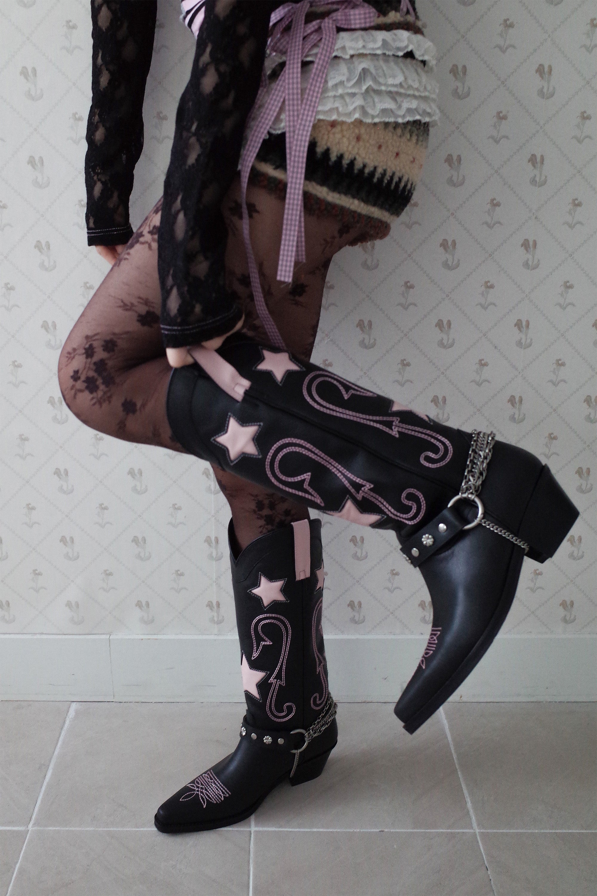 Star western boots black