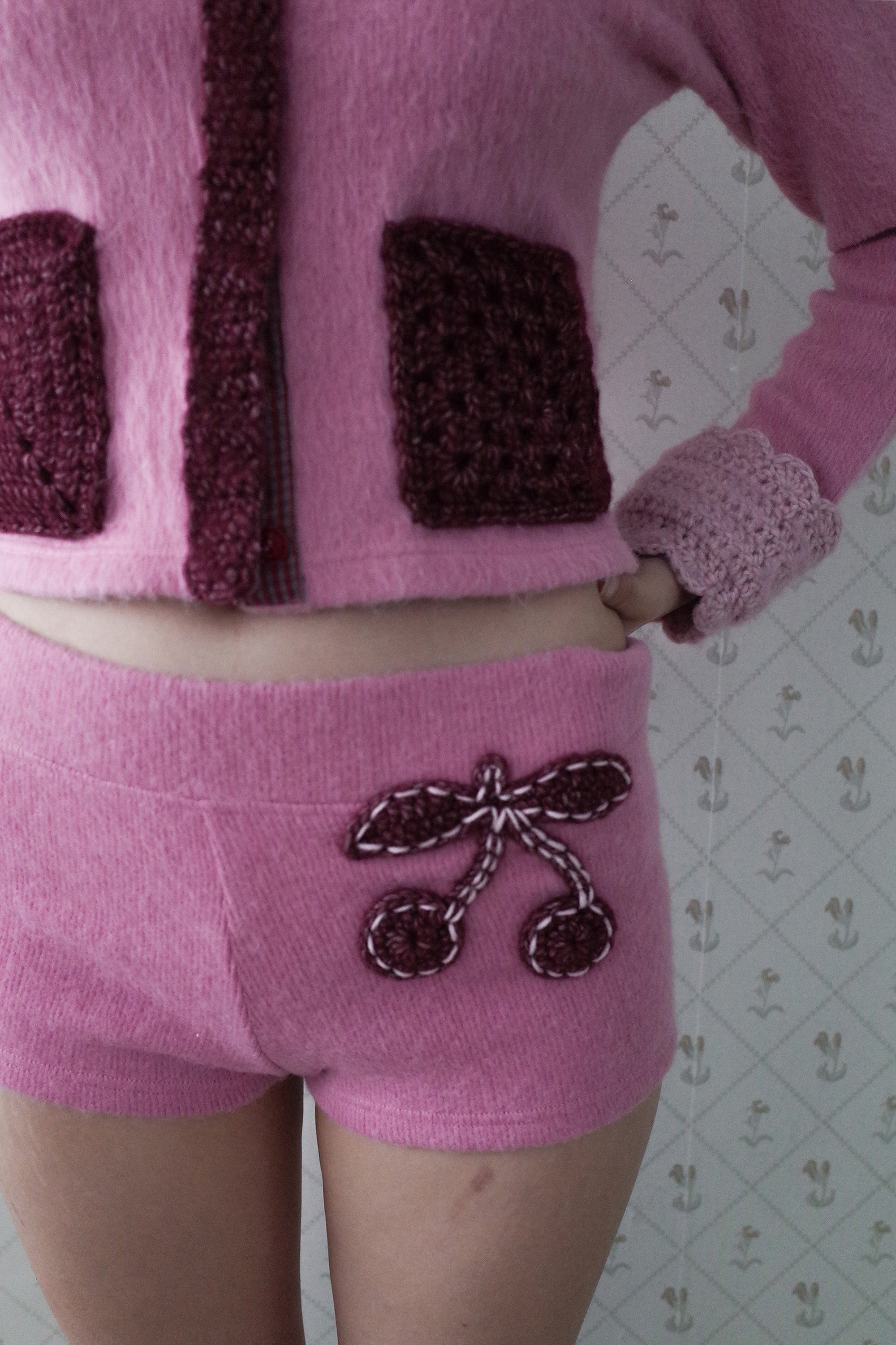 Crochet cherry shorts pink