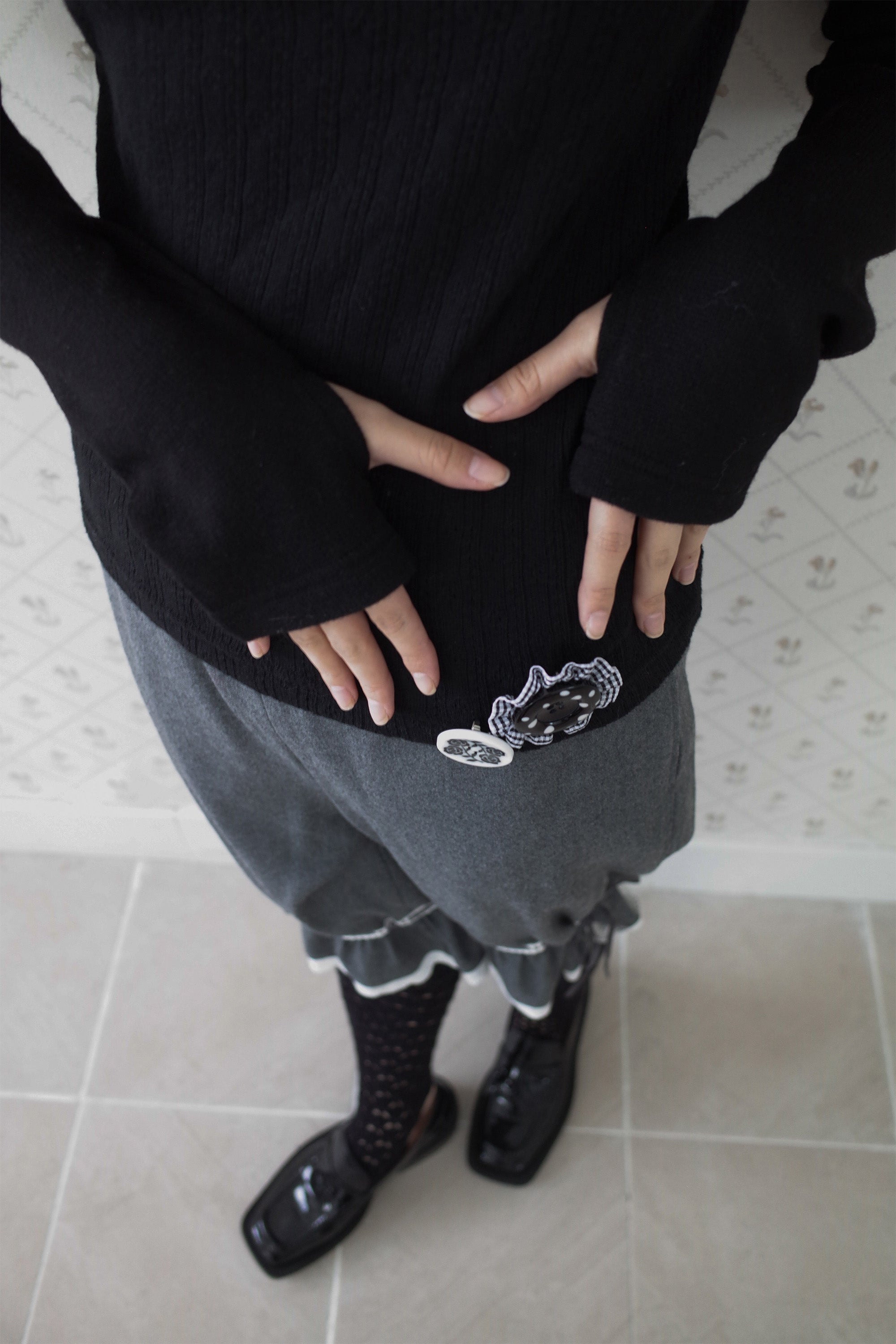 Soft wool turtle neck top (&buttons) black