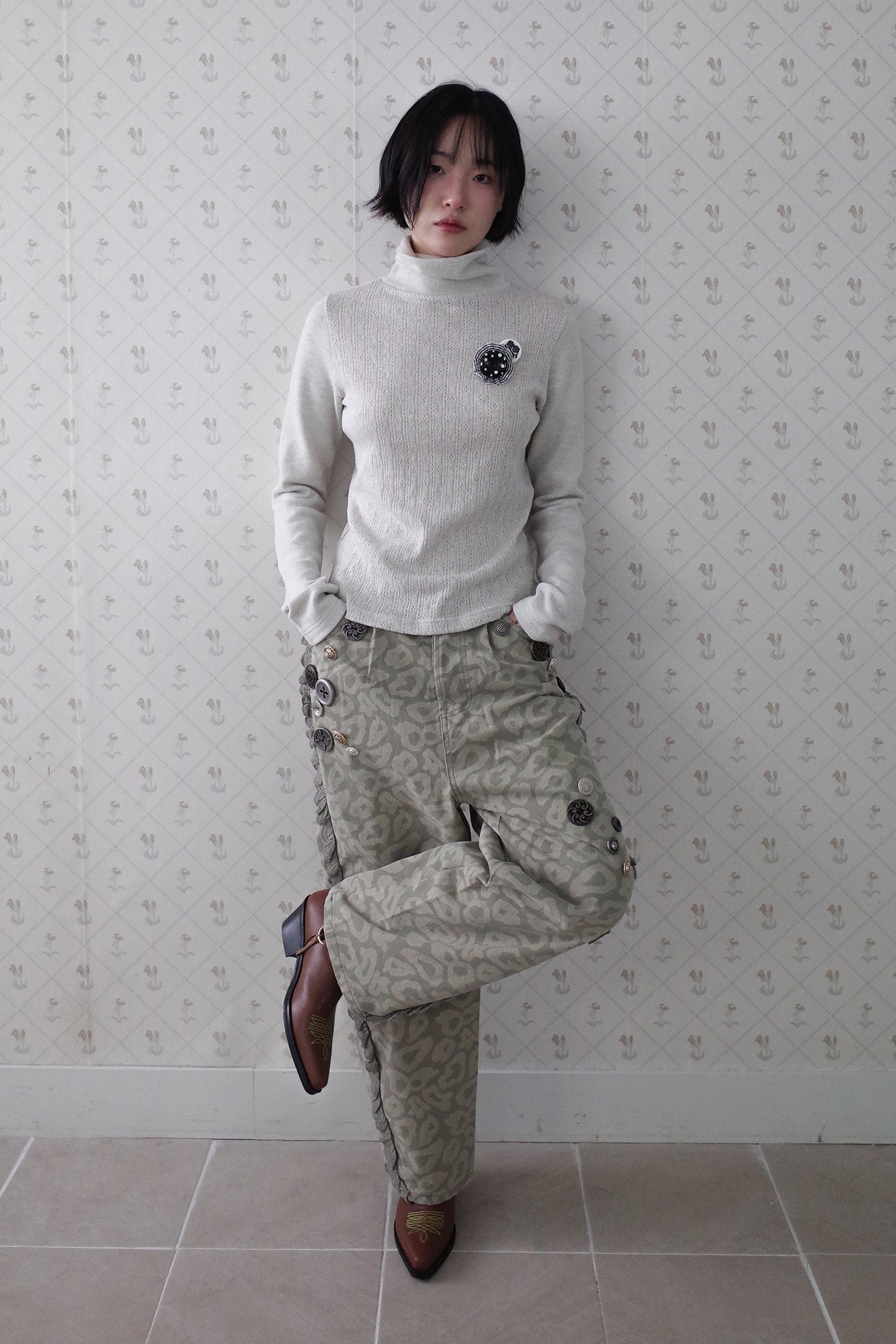 So many buttons leopard pants khaki