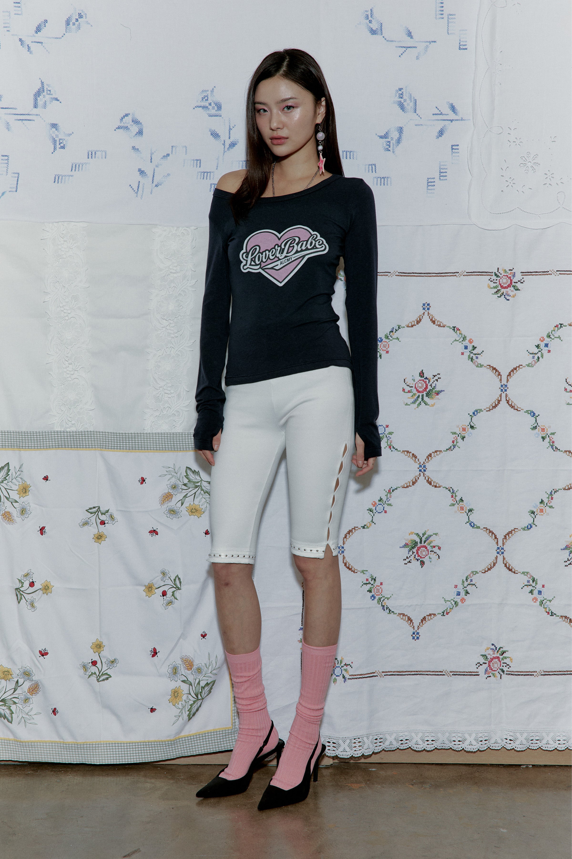 SIDE HOLE CAPRI PANTS_WHITE